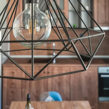 Guest house орфеевите песни *