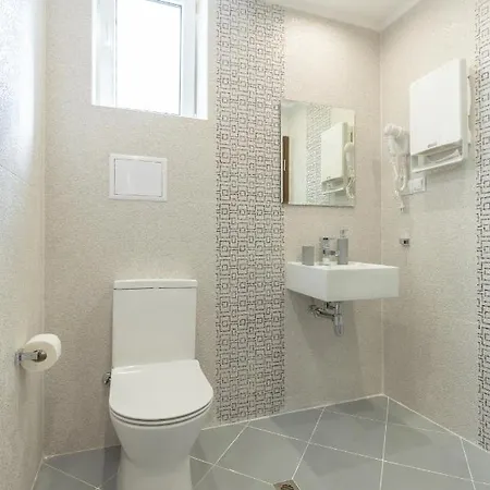 Guest house орфеевите песни *