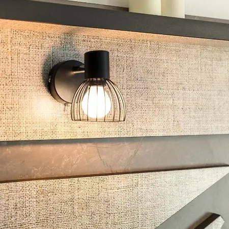 орфеевите песни Guest house *