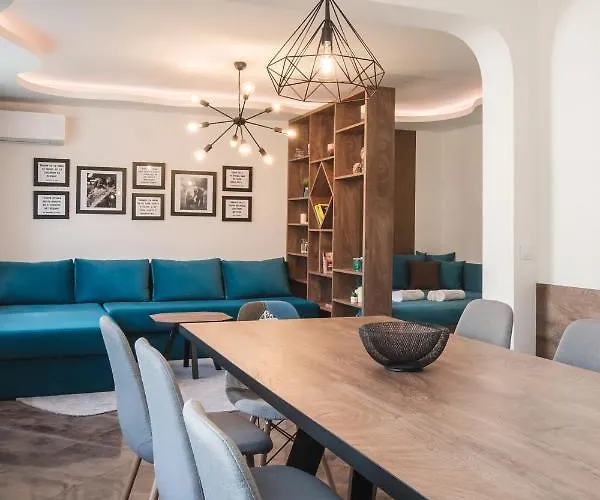 орфеевите песни בית הארחה